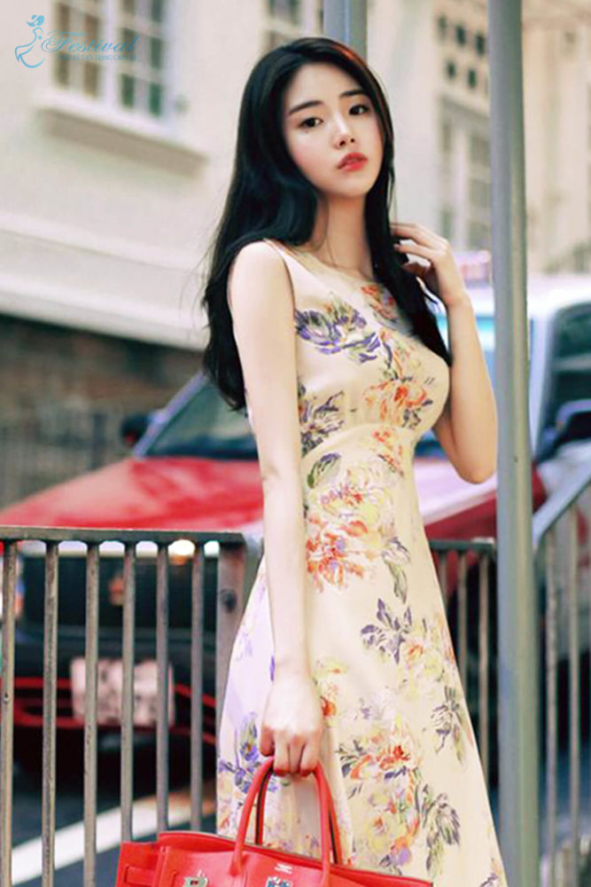 Những kiểu váy hoa khiến nàng công sở lãng mạn trong mùa thu - Ảnh 10