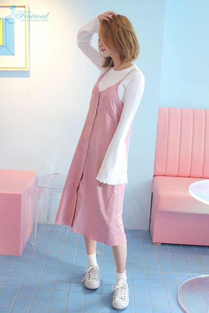 Phối đồ với váy hai dây phù hợp với mùa thu - Ảnh 4