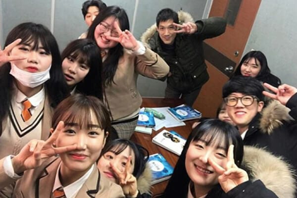 Trường trung học nghệ thuật Goyang - Ảnh 4 - Top 5 đồng phục học sinh Hàn Quốc sang chảnh giá đắt đỏ