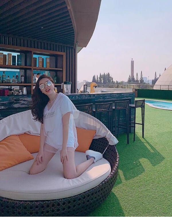 Style dạo phố mùa nắng của ‘Sao Việt’ - Ảnh 4