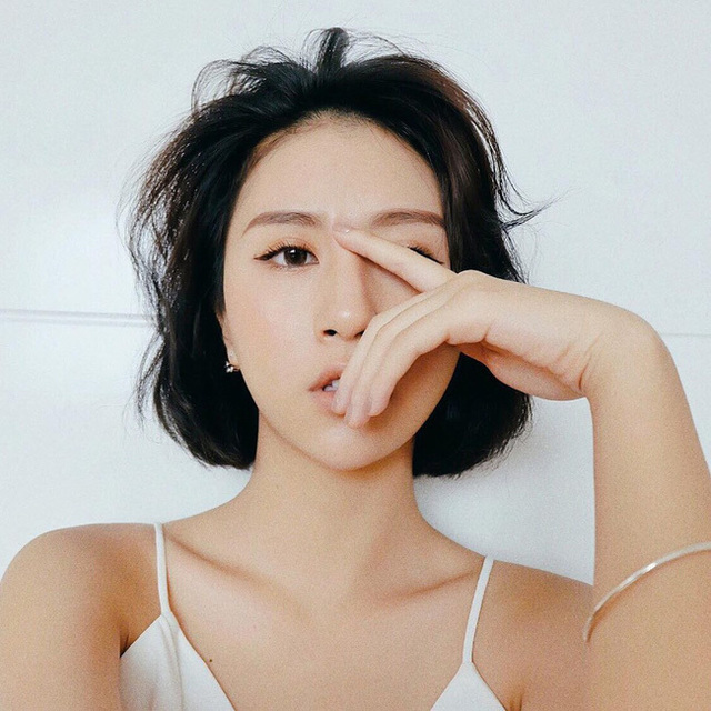 Lấy tay che một mắt khi chụp hình selfie - Ảnh 2