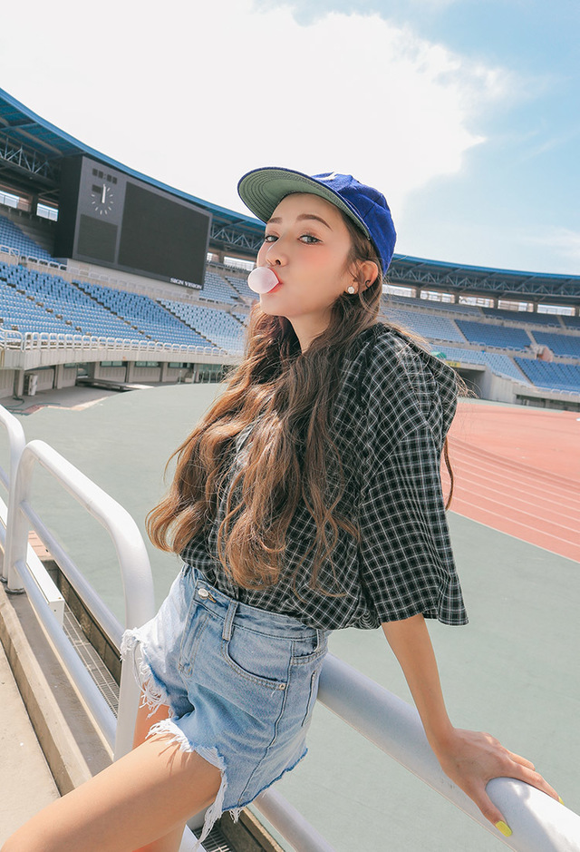 Nghịch ngợm với kẹo cao su khi chụp hình selfie