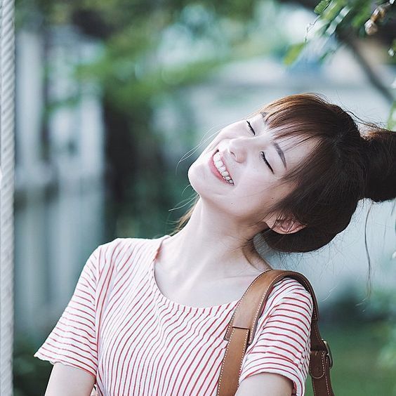 Mỉm cười mãn nguyện khi chụp hình selfie