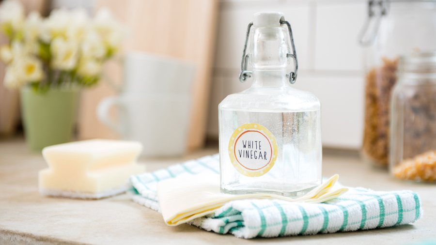Mẹo tẩy trắng quần áo với giấm