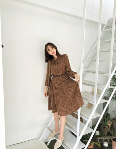 Mùa thu là phải mặc đồ nâu nhưng bạn có biết màu nâu cũng có nhiều sắc độ như thế này #1 Mùa thu là phải mặc đồ nâu nhưng bạn có biết màu nâu cũng có nhiều sắc độ như thế này
