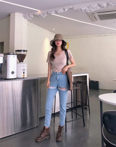 Chỉ với cách mix đồ bạn cũng có thể hoàn toàn tạo nên phong cách vô cùng cá tính với màu nâu này đấy