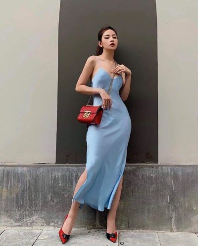 Đầm dây cổ tim xẻ sâu cực quyến rũ + một đôi cao gót thì đẹp làm sao chịu nổi nè nàng