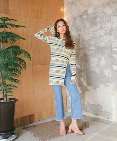 Thay đổi style với áo thun xẻ tà cùng quần jeans