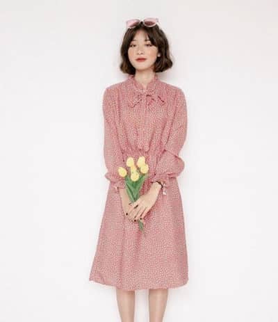 Đầm chấm bi nhỏ xíu xiu cưng lắm luôn lại tone hồng nữa chứ