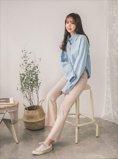 9/10 cô nàng thích mặc kèm sơ mi oversize cùng với quần kaki