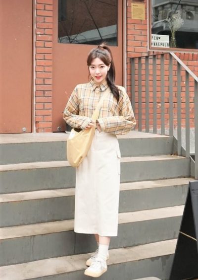Mặc kèm váy dài ư? Sơ mi oversize hoàn toàn có thể làm được"chuyện ấy"