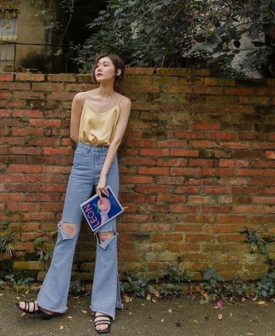 Không chỉ mát mẻ, dễ chịu, vải lụa với độ mềm rủ, óng ả, bóng bẩy đặc trưng