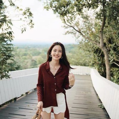 Style dạo phố nhẹ nhàng mà xinh đốn tim