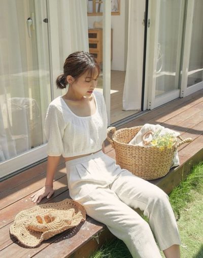 Hay diện croptop kết hợp cùng quần baggy cũng xinh lắm đó