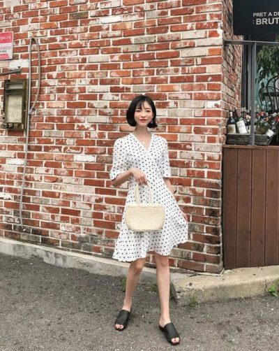 Váy xòe chấm bi nhìn xinh quá đi nè