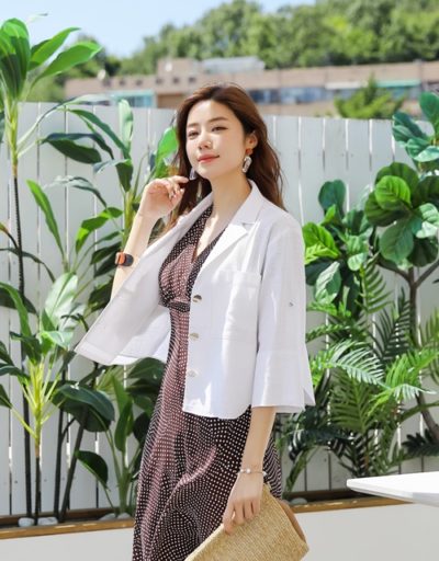 Ngày giao mùa đòi hỏi phái đẹp có những thay đổi nhất định trong việc lựa chọn trang phục